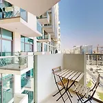 Stylish Studio Retreat In Azizi Farhad
