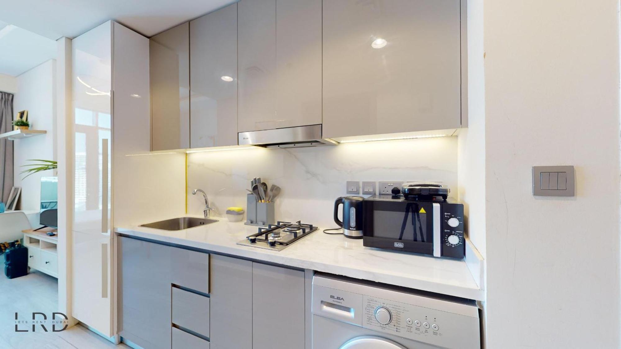 Stylish Retreat In Azizi Farhad Apartment